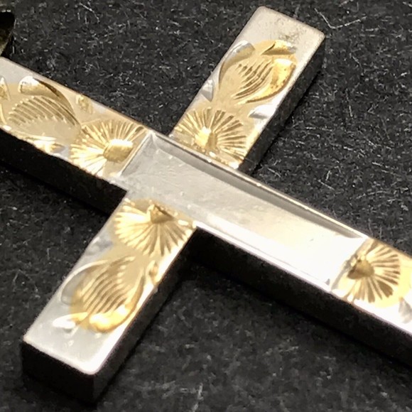 Vintage STURDY 12k Gold Filled Etched Fancy Cross Pendant Marked 1 1/8" - Picture 7 of 11